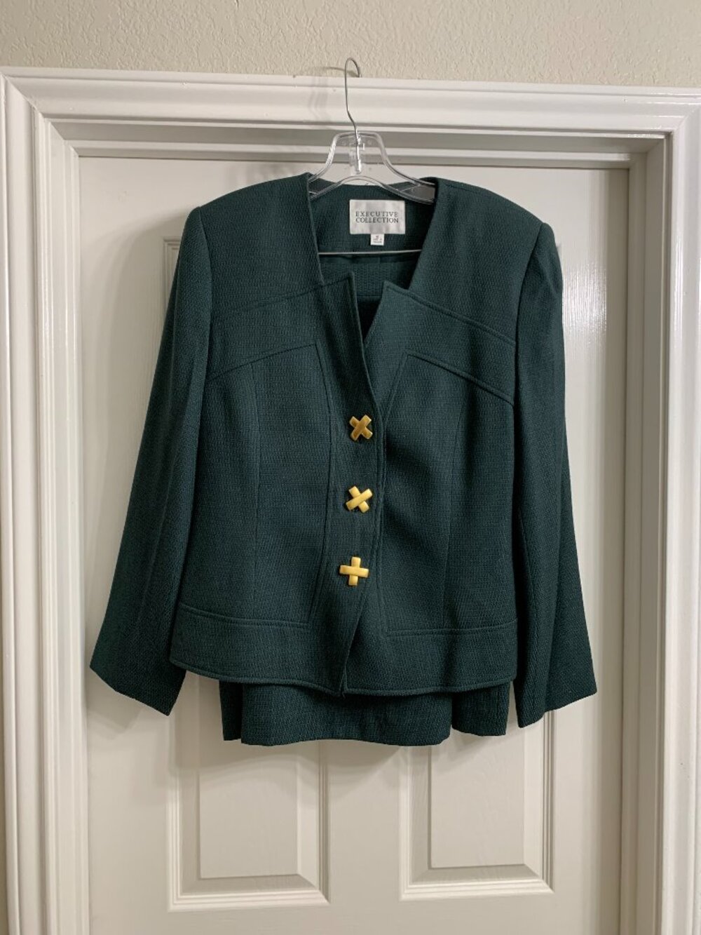 Executive Collection Women's Green Jacket and Skirt Set, Size 12